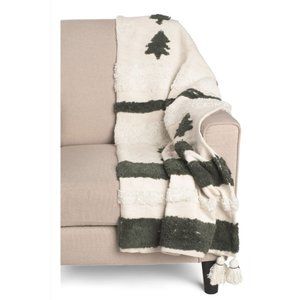 SNOW DAY Winter Wonderland Tufted Throw